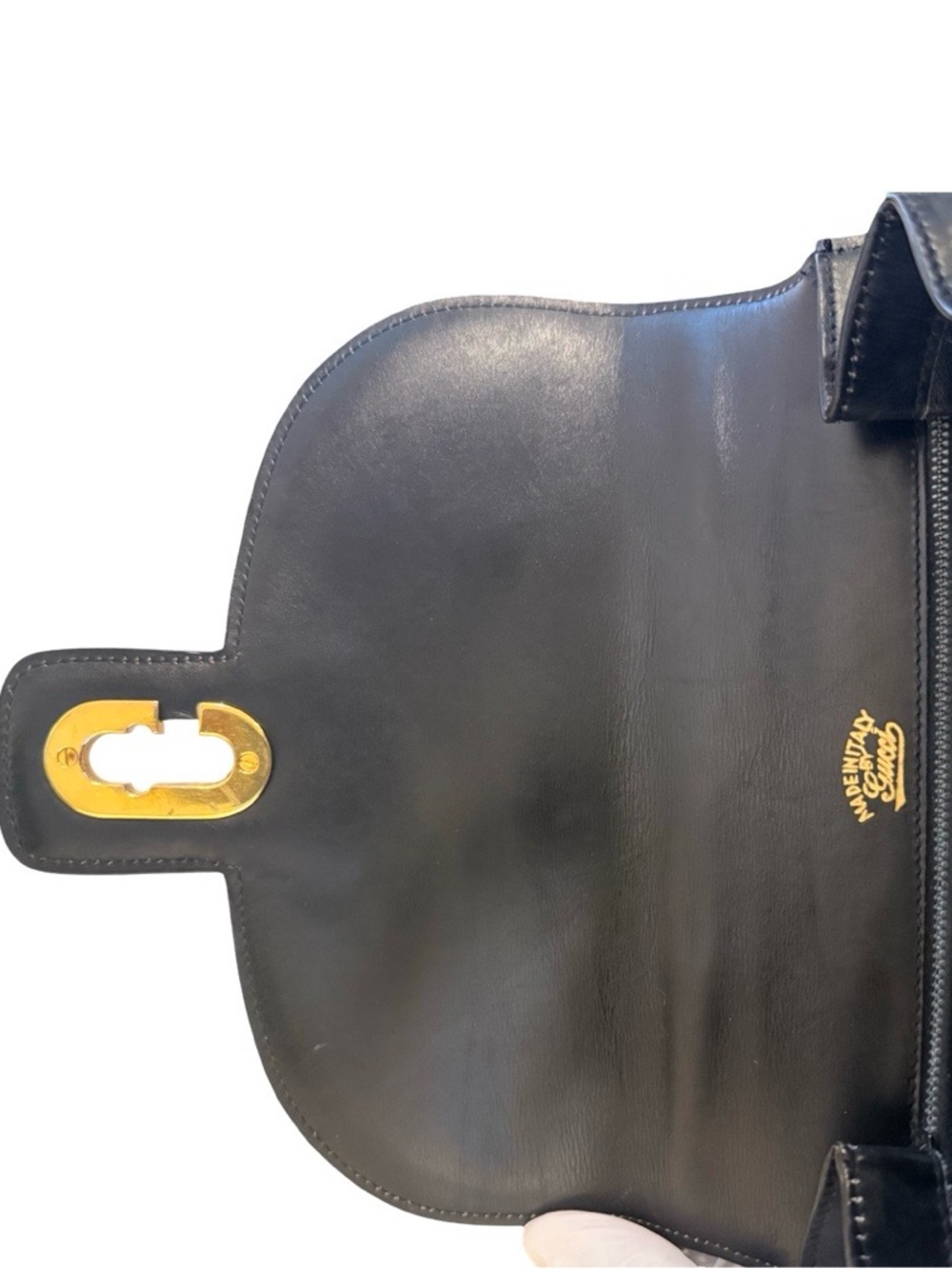 Vintage Gucci Black Leather Shoulder Bag Gold G Clasp Made in Italy Classic - Picture 12 of 17